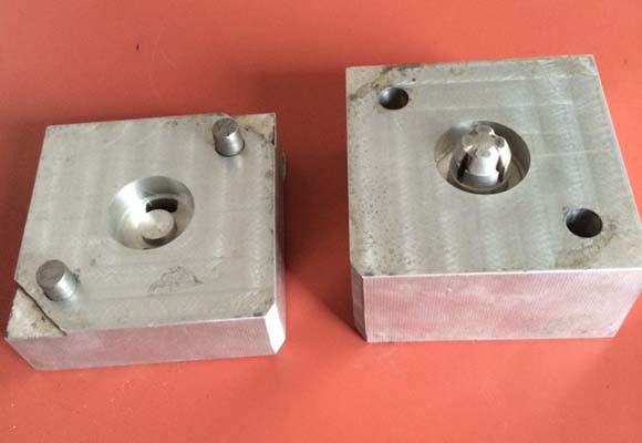 VALVE CAP INVESTMENT DIE CASTING